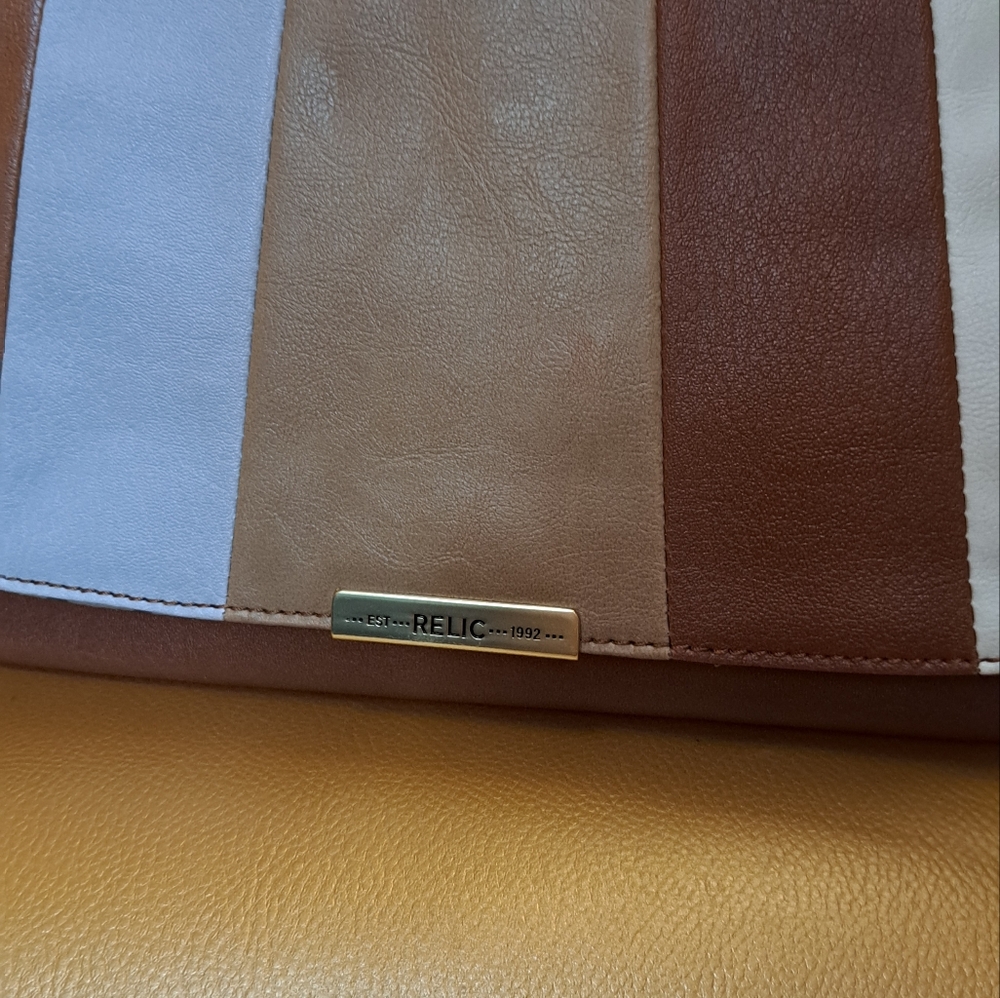Relic Colorblock Shoulder Bag. Retro Look. Adjustable Strap. - Picture 4 of 13